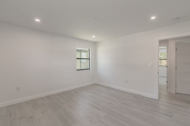 13516 Spring Grove Avenue, Dallas, TX 75240