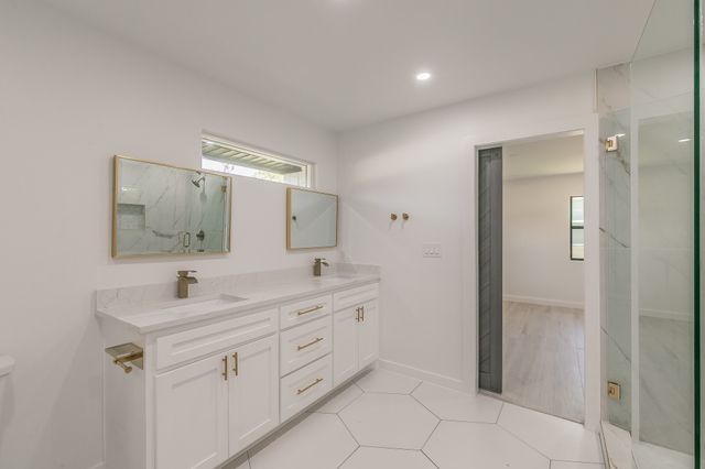 13516 Spring Grove Avenue, Dallas, TX 75240