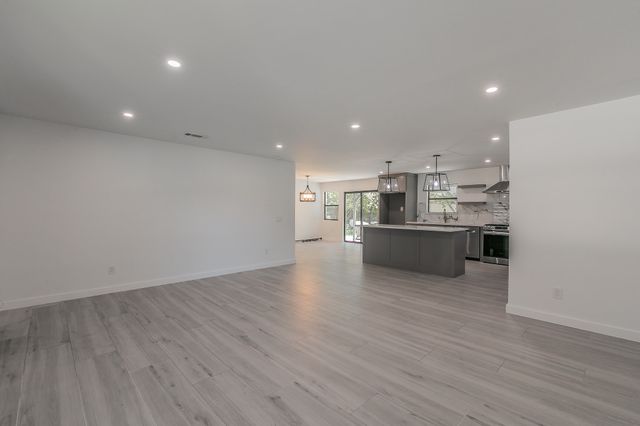 13516 Spring Grove Avenue, Dallas, TX 75240