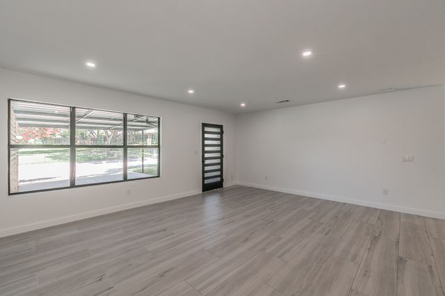 13516 Spring Grove Avenue, Dallas, TX 75240