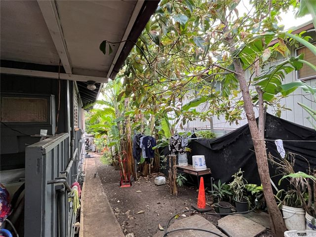 1142 Richard Lane, Honolulu, HI 96819