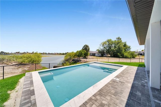 323 NW 11th TER, Cape Coral, FL 33993