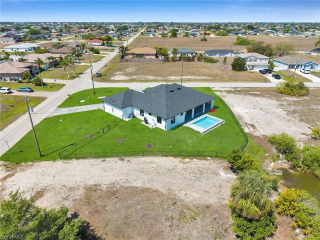 323 NW 11th TER, Cape Coral, FL 33993