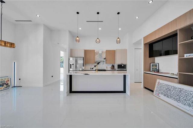 323 NW 11th TER, Cape Coral, FL 33993