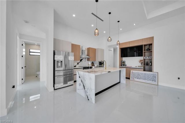 323 NW 11th TER, Cape Coral, FL 33993