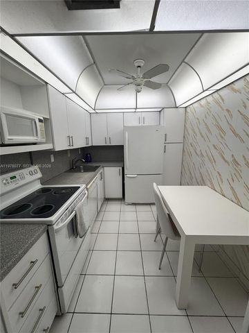 3701 N Country Club Dr 201, Aventura, FL 33180