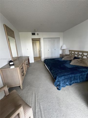 3701 N Country Club Dr 201, Aventura, FL 33180