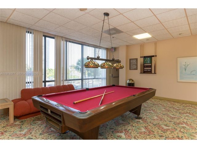 3701 N Country Club Dr 201, Aventura, FL 33180