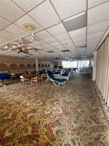 3701 N Country Club Dr 201, Aventura, FL 33180