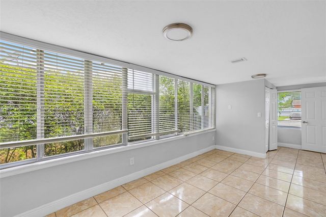 18100 NW 7th Pl, Miami Gardens, FL 33169