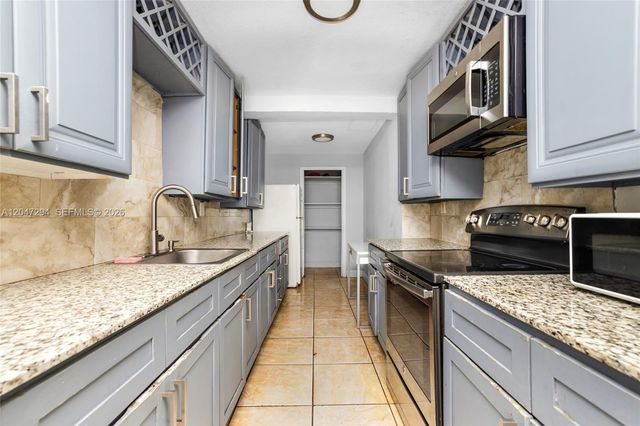18100 NW 7th Pl, Miami Gardens, FL 33169