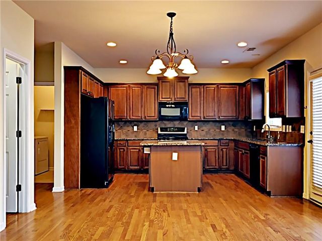 1091 Forest Creek Drive, Canton, GA 30115