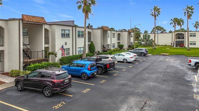 7701 STARKEY ROAD 324, Seminole, FL 33777