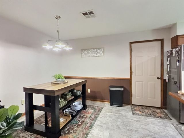 818 E Greenway Ct., Derby, KS 67037