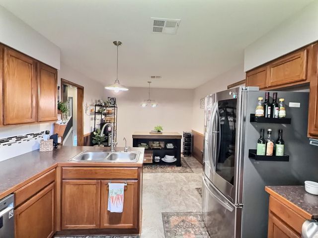818 E Greenway Ct., Derby, KS 67037