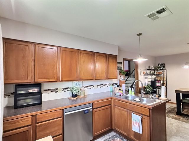 818 E Greenway Ct., Derby, KS 67037