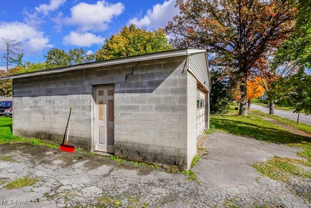 403 N Saint Clair Street, Girard, OH 44420