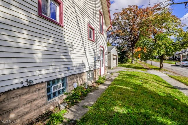 403 N Saint Clair Street, Girard, OH 44420