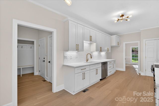 10409 Balmoral Circle, Charlotte, NC 28210