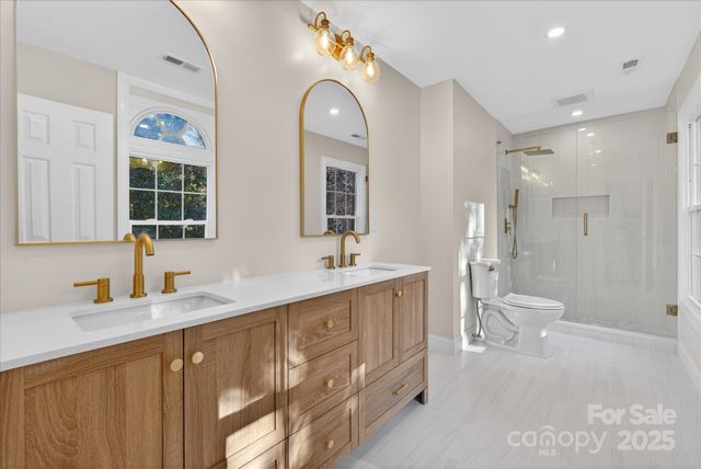 10409 Balmoral Circle, Charlotte, NC 28210