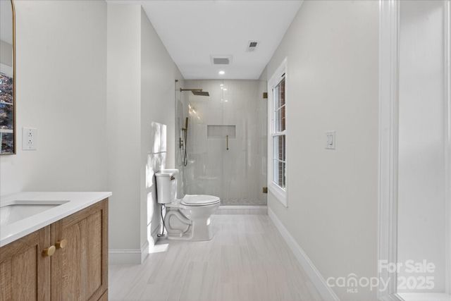 10409 Balmoral Circle, Charlotte, NC 28210