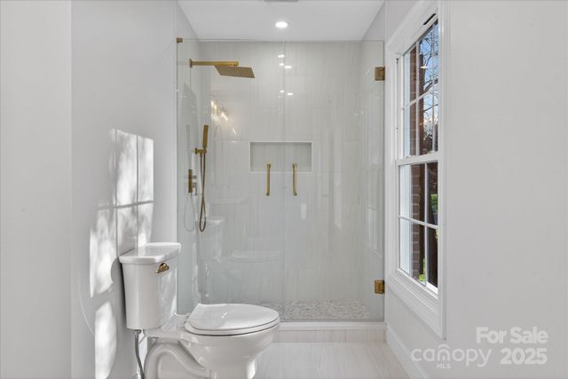 10409 Balmoral Circle, Charlotte, NC 28210