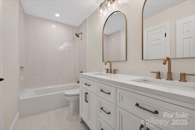 10409 Balmoral Circle, Charlotte, NC 28210