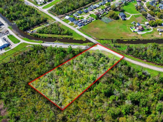 2006 St Louis Canal Road, Houma, LA 70364