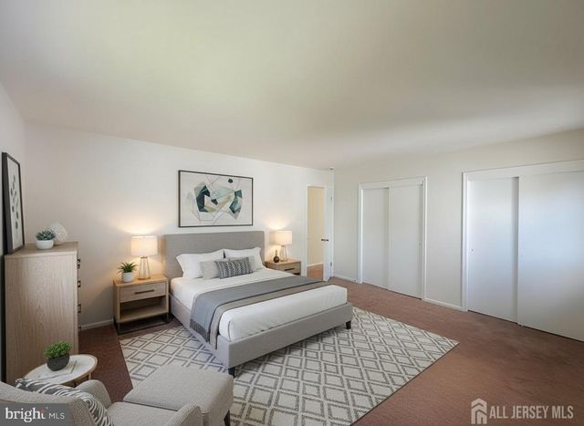 24 PULLMAN LOOP, Dayton, NJ 08810