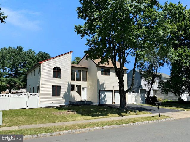 24 PULLMAN LOOP, Dayton, NJ 08810