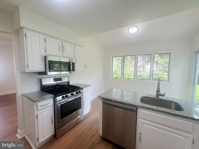 24 PULLMAN LOOP, Dayton, NJ 08810