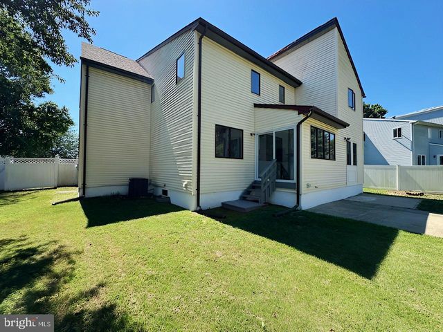 24 PULLMAN LOOP, Dayton, NJ 08810