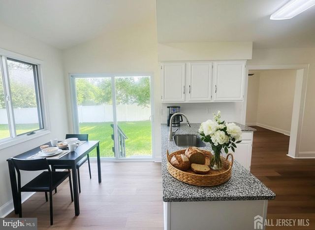 24 PULLMAN LOOP, Dayton, NJ 08810