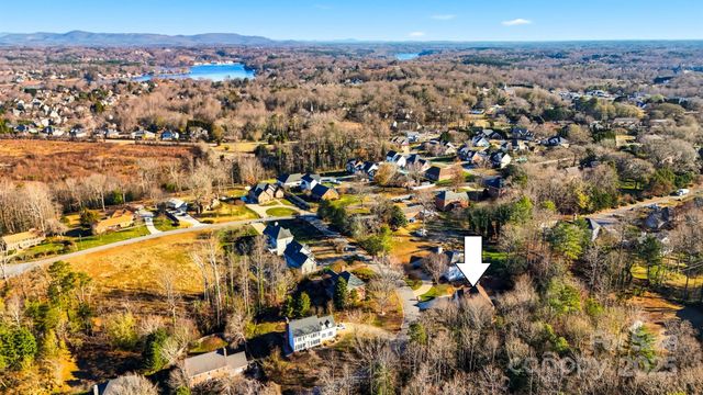 133 37th Avenue Place NW, Hickory, NC 28601