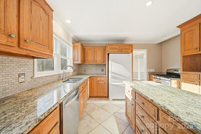 133 37th Avenue Place NW, Hickory, NC 28601