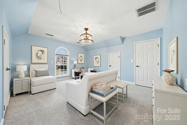 133 37th Avenue Place NW, Hickory, NC 28601