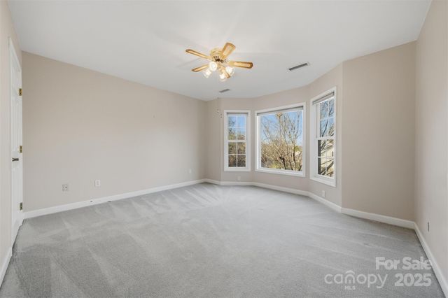 133 37th Avenue Place NW, Hickory, NC 28601