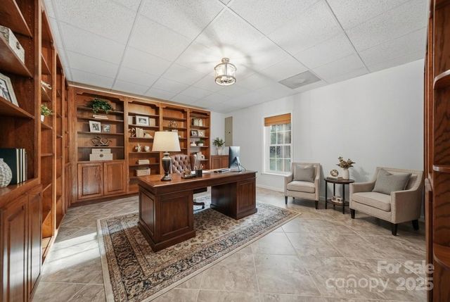 133 37th Avenue Place NW, Hickory, NC 28601