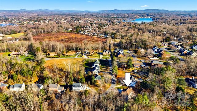 133 37th Avenue Place NW, Hickory, NC 28601