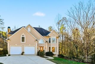 133 37th Avenue Place NW, Hickory, NC 28601