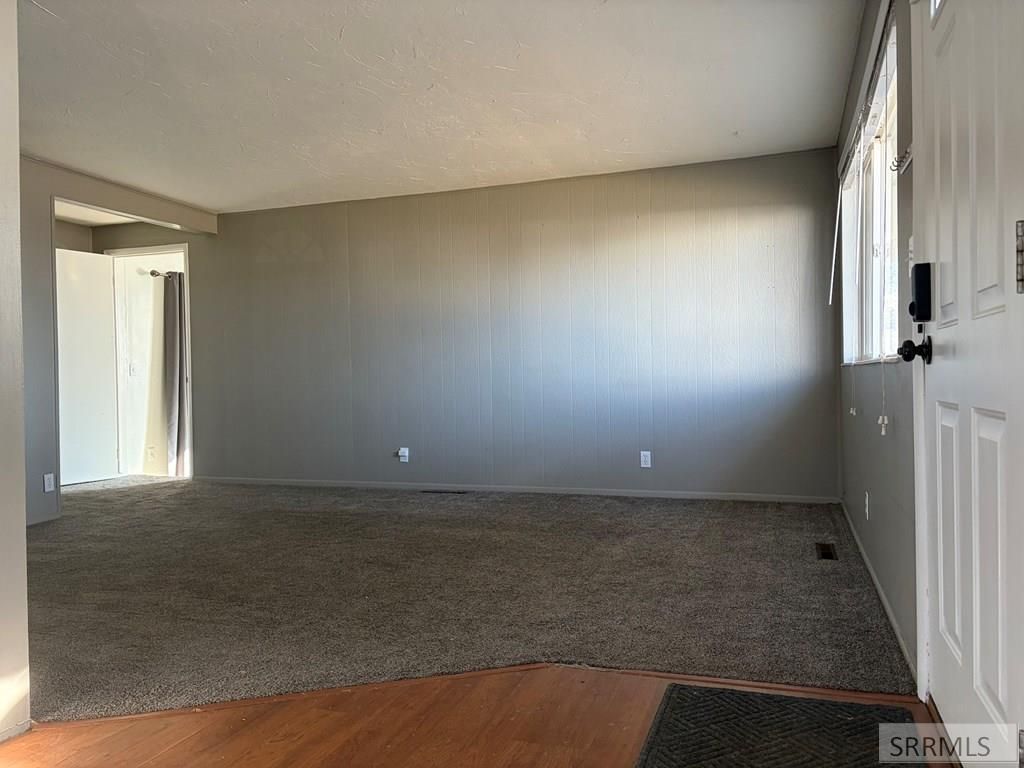 Image 4 of property listing at 225 Monte Vista Avenue, Idaho Falls, ID 83401