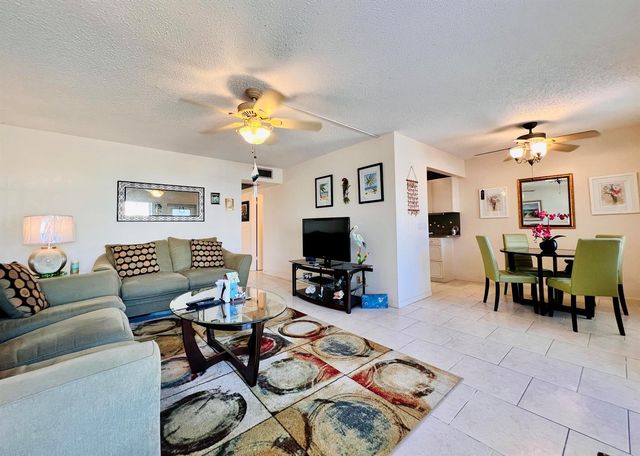 171 Chatham I, West Palm Beach, FL 33417