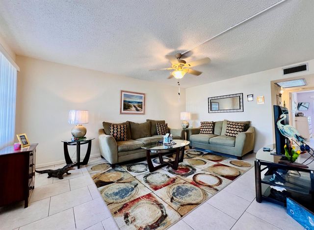 171 Chatham I, West Palm Beach, FL 33417