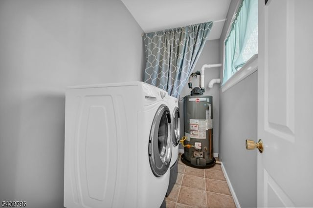 48 Main Ave, Wallington Boro, NJ 07057