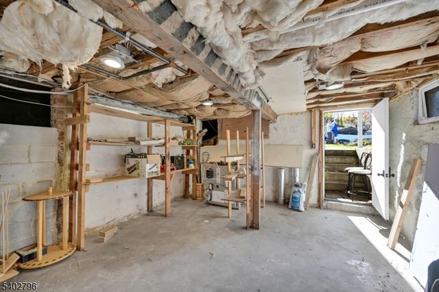 48 Main Ave, Wallington Boro, NJ 07057