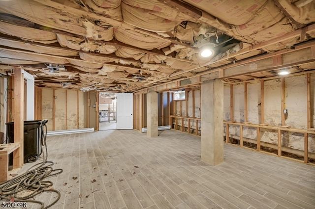 48 Main Ave, Wallington Boro, NJ 07057