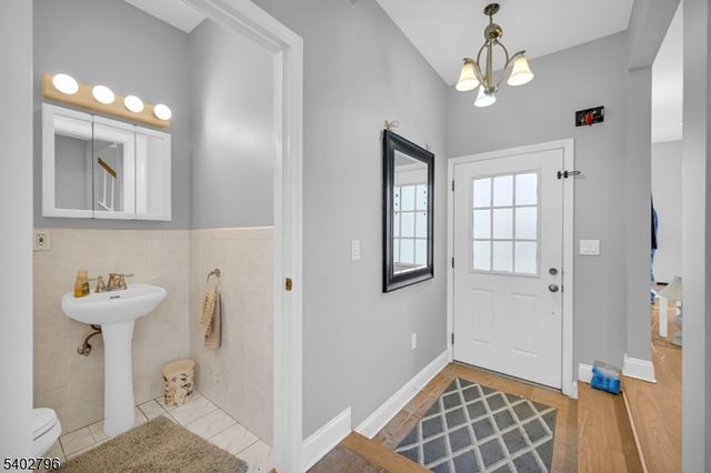 48 Main Ave, Wallington Boro, NJ 07057