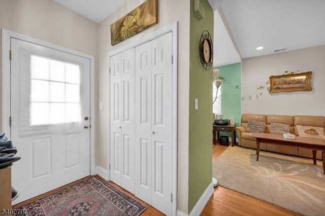 48 Main Ave, Wallington Boro, NJ 07057