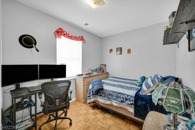 48 Main Ave, Wallington Boro, NJ 07057