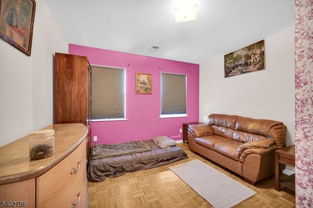 48 Main Ave, Wallington Boro, NJ 07057